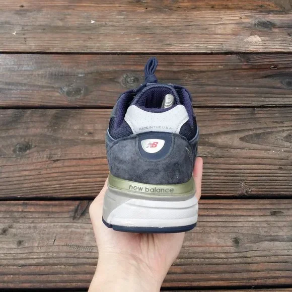 Size 10.5 Women /Size 9 Men New Balance 990v4 Made In USA United States America - Picture 6 of 8